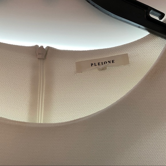 Pleione Bell Sleeve Blouse - Picture 4 of 9